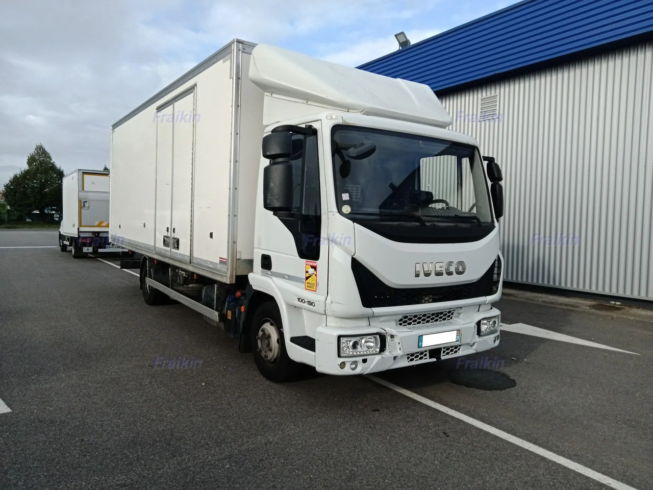 IVECO EUROCARGO 100E19P - 厢式卡车:图1 IVECO EUROCARGO 100E19P - 厢式卡车:图1