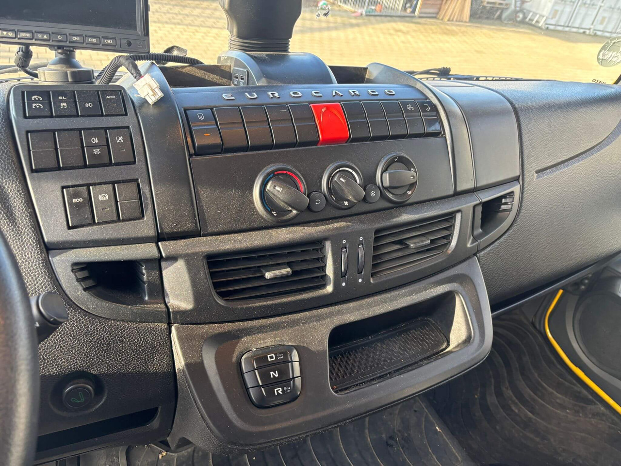 IVECO EUROCARGO 120E25P - 侧帘卡车:图3 IVECO EUROCARGO 120E25P - 侧帘卡车:图3