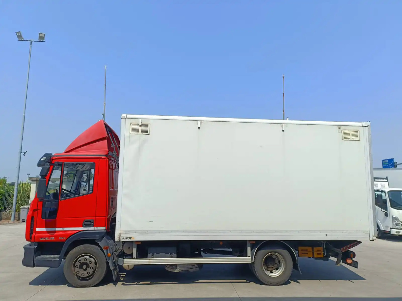 IVECO EUROCARGO 120EL22 - 厢式卡车:图5 IVECO EUROCARGO 120EL22 - 厢式卡车:图5
