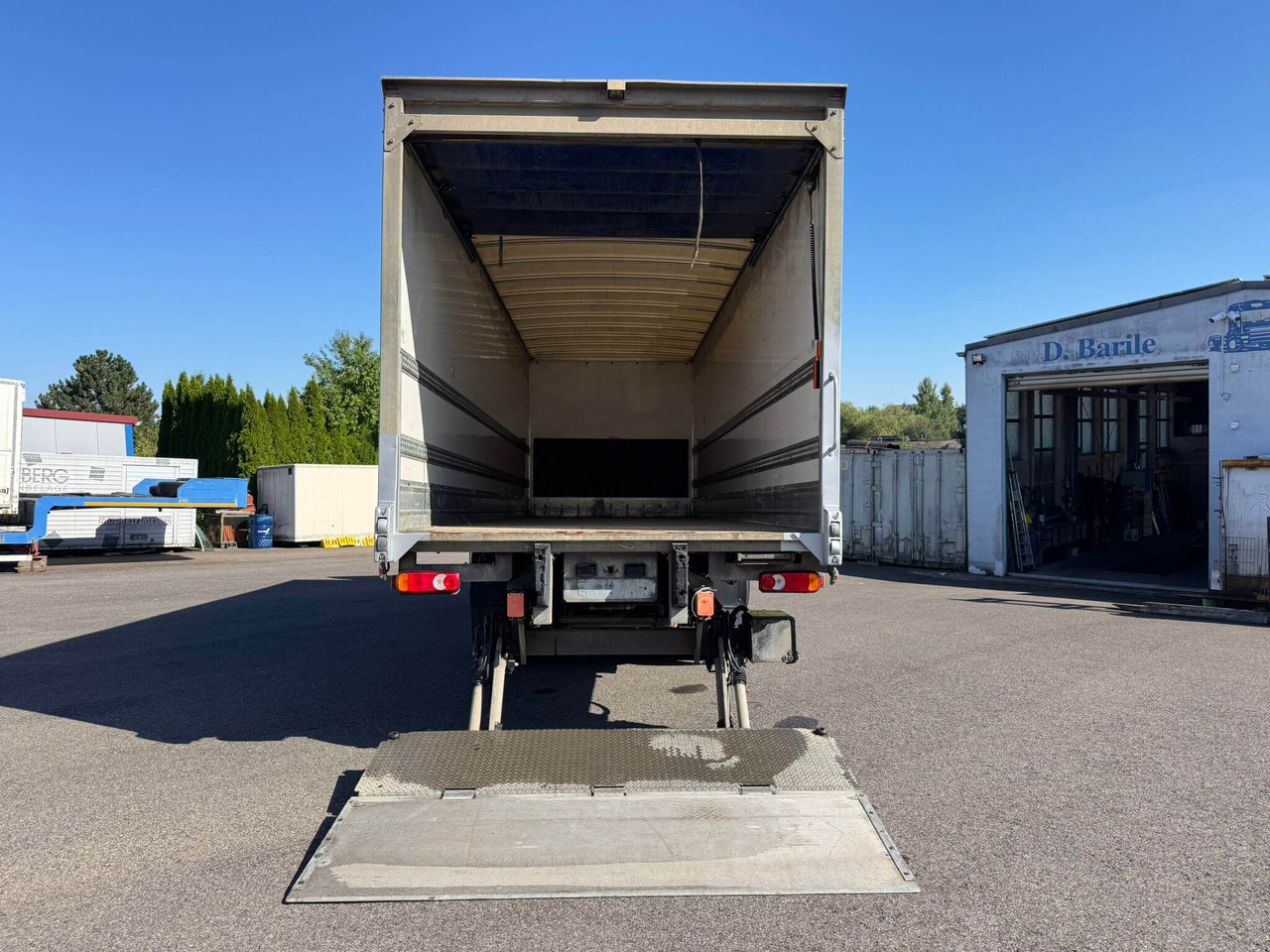 IVECO EUROCARGO 160E25P - 厢式卡车:图2 IVECO EUROCARGO 160E25P - 厢式卡车:图2