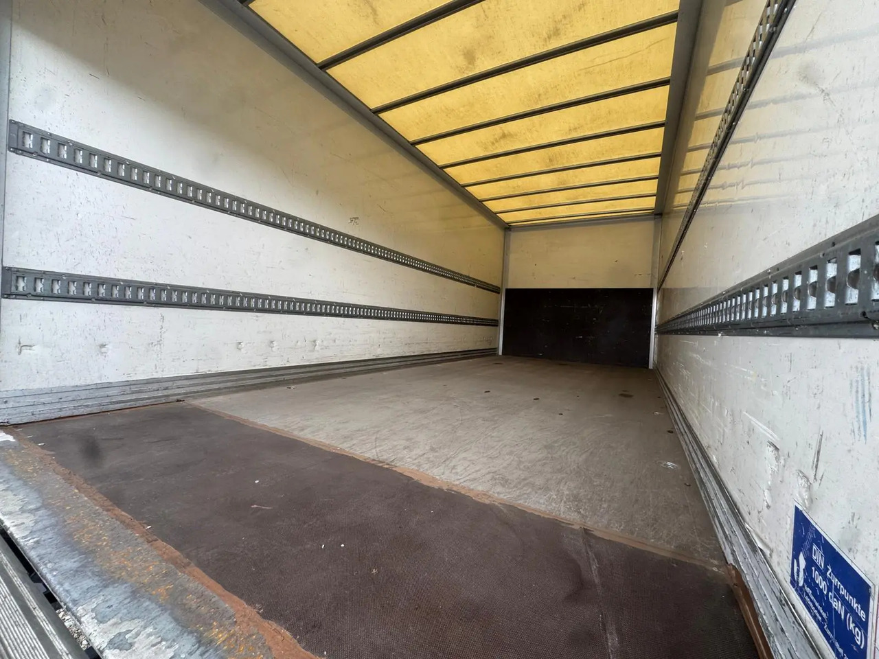 IVECO EUROCARGO 75E19P - 驾驶室底盘卡车:图4 IVECO EUROCARGO 75E19P - 驾驶室底盘卡车:图4