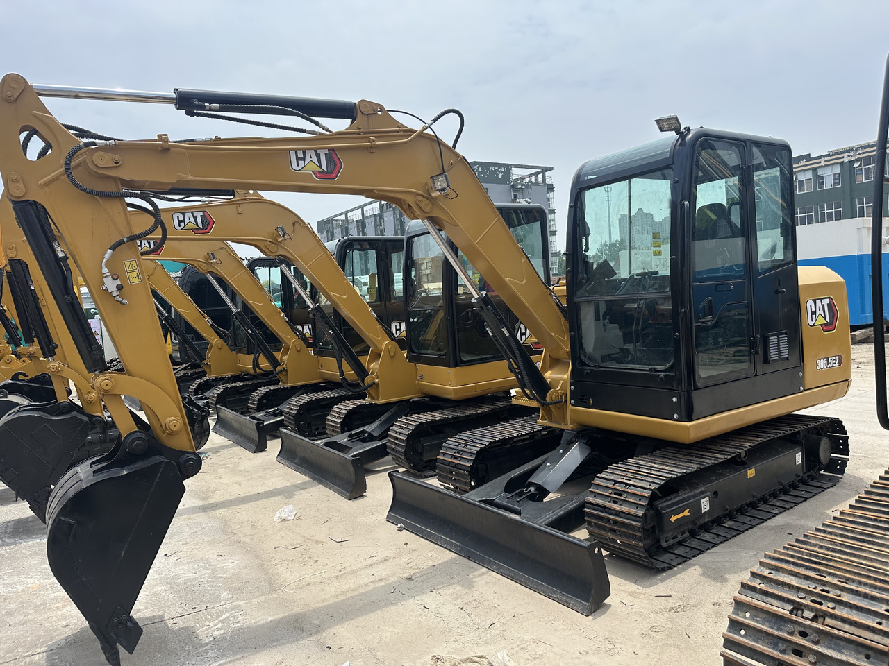 Caterpillar 305.5E - 小型挖掘机:图4 Caterpillar 305.5E - 小型挖掘机:图4