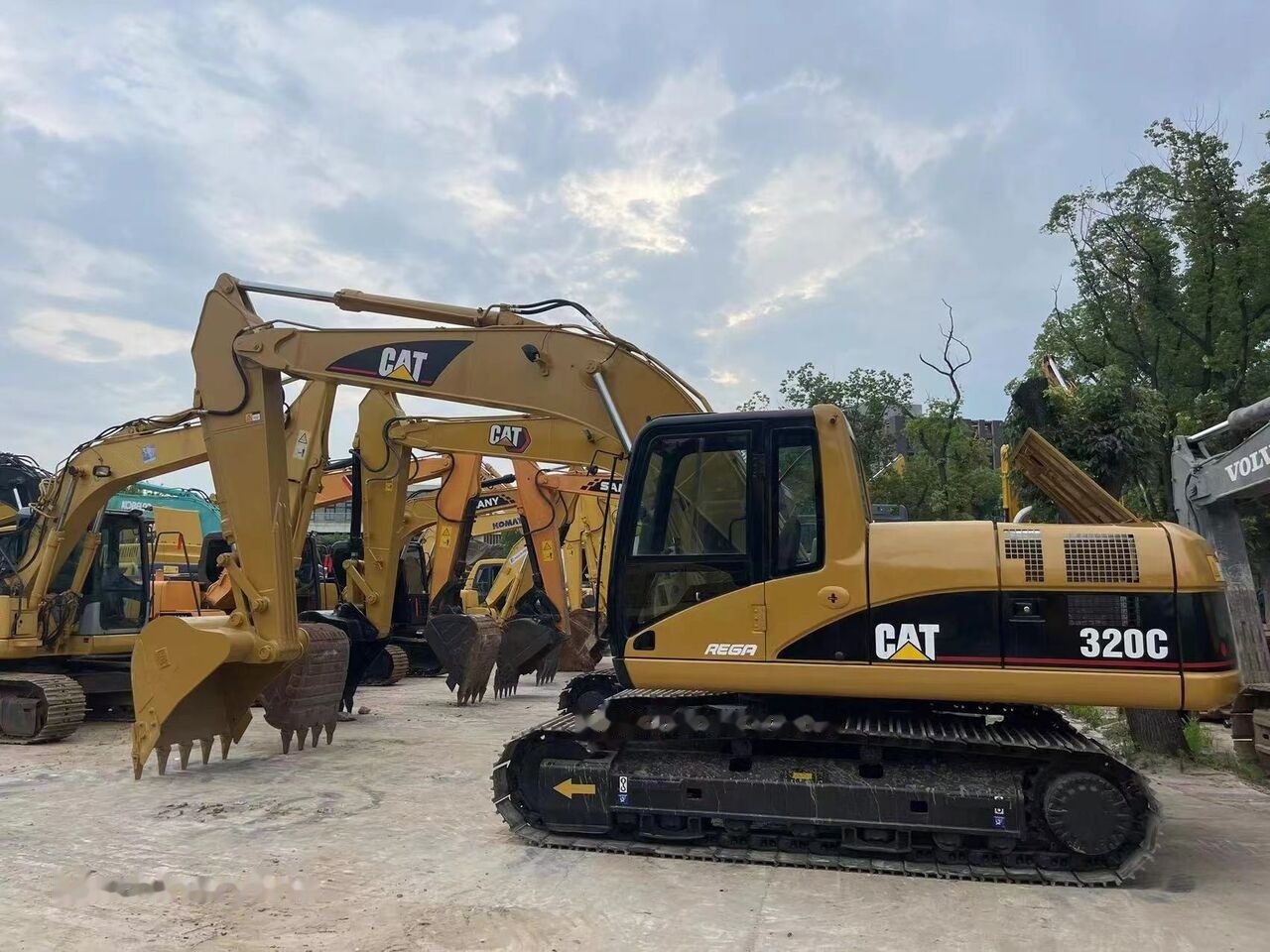 履带式挖掘机 Caterpillar 320C：图6