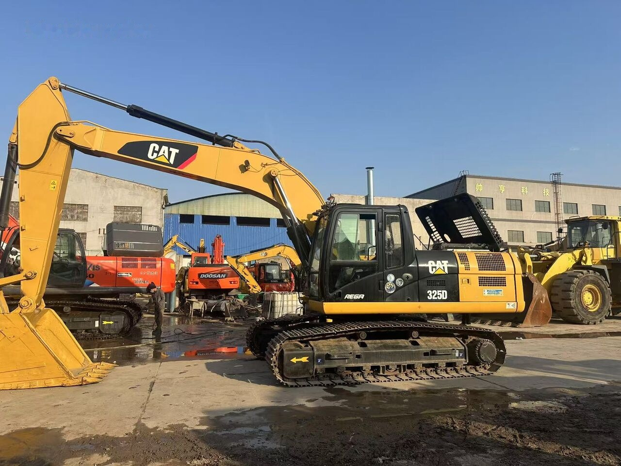 Caterpillar 325D - 履带式挖掘机:图2 Caterpillar 325D - 履带式挖掘机:图2