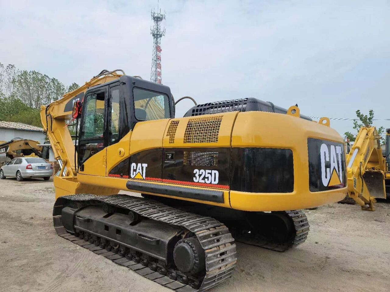 Caterpillar 325D - 履带式挖掘机:图1 Caterpillar 325D - 履带式挖掘机:图1