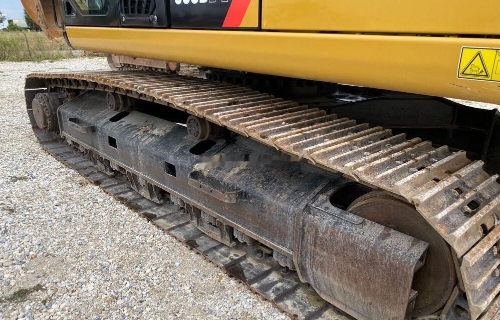 履带式挖掘机 Caterpillar 330D2L：图8