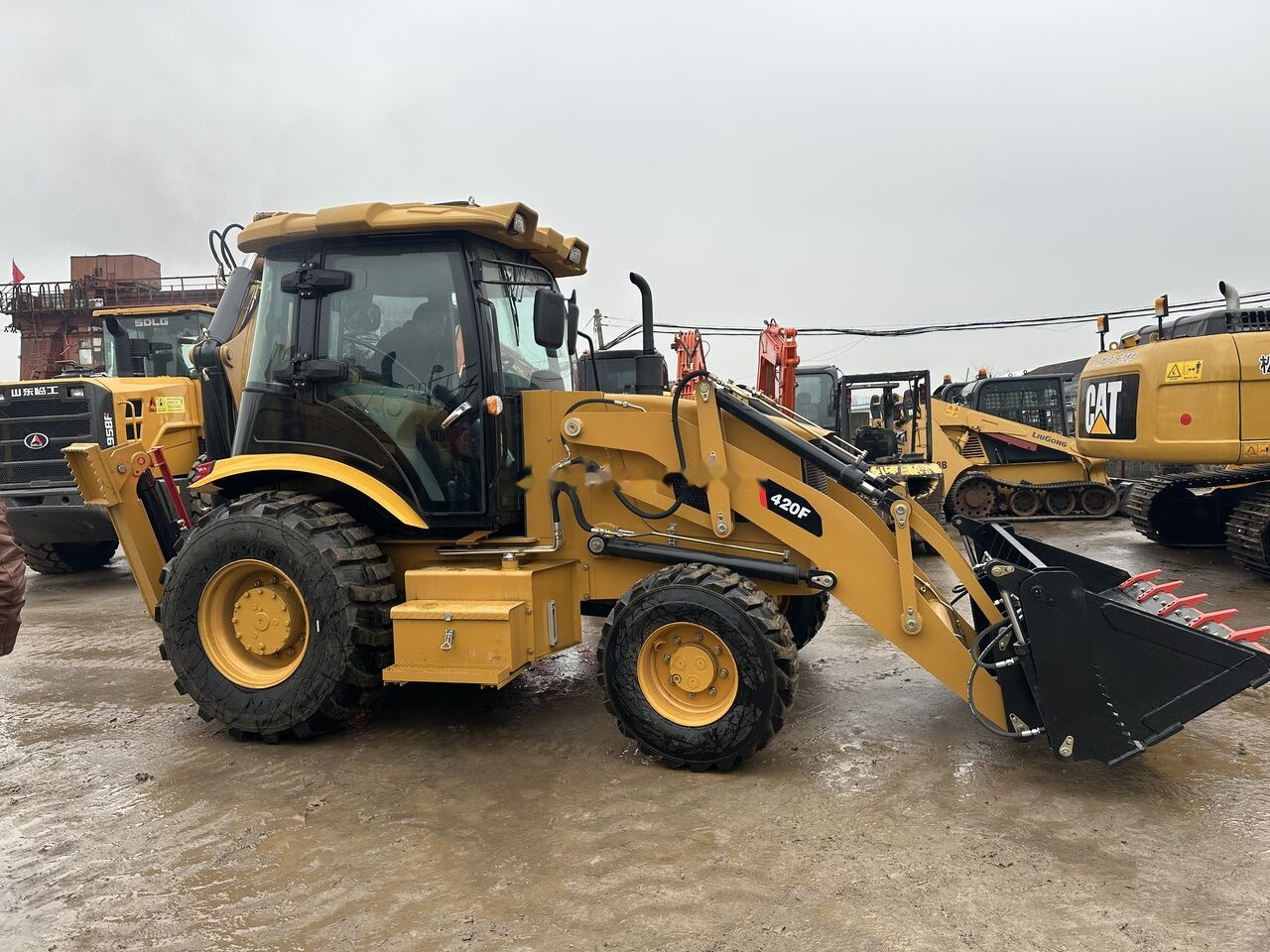 Caterpillar 420F - 反铲装载机:图4 Caterpillar 420F - 反铲装载机:图4
