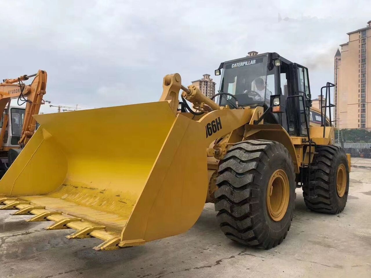 Caterpillar 966H - 轮式装载机:图2 Caterpillar 966H - 轮式装载机:图2