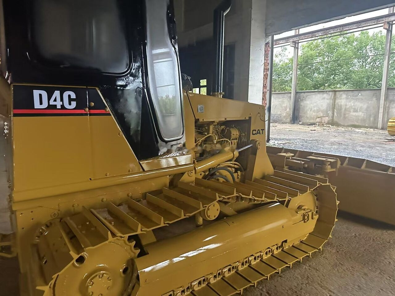 Caterpillar D4C - 推土机:图5 Caterpillar D4C - 推土机:图5