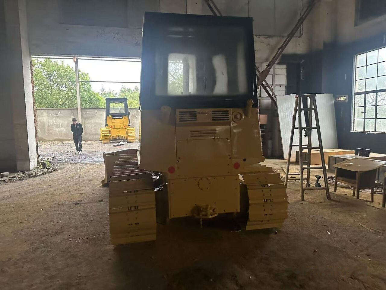Caterpillar D4C - 推土机:图2 Caterpillar D4C - 推土机:图2