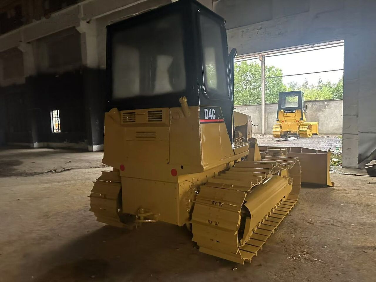 Caterpillar D4C - 推土机:图3 Caterpillar D4C - 推土机:图3