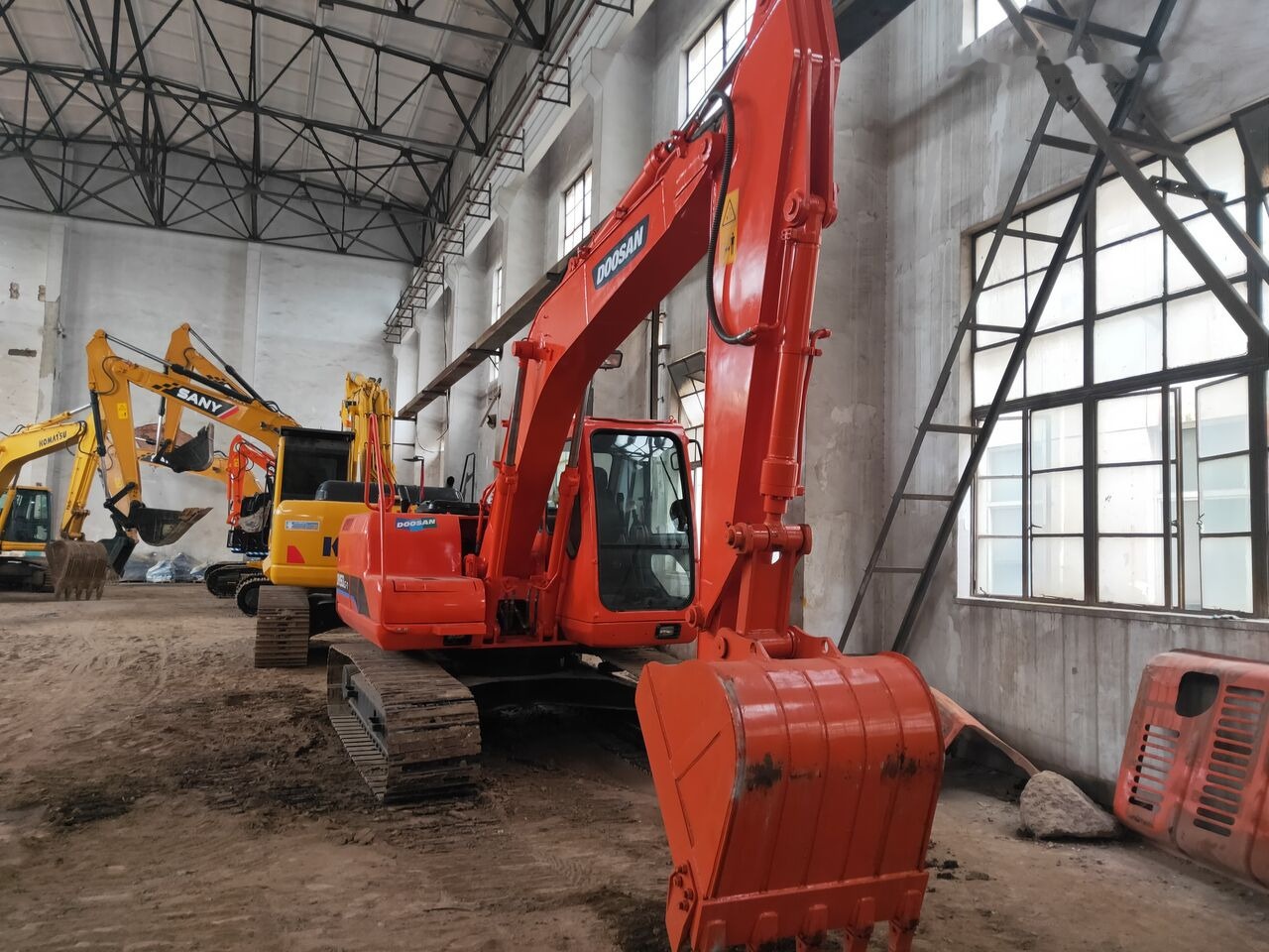 Doosan DH150LC-7 - 履带式挖掘机:图4 Doosan DH150LC-7 - 履带式挖掘机:图4
