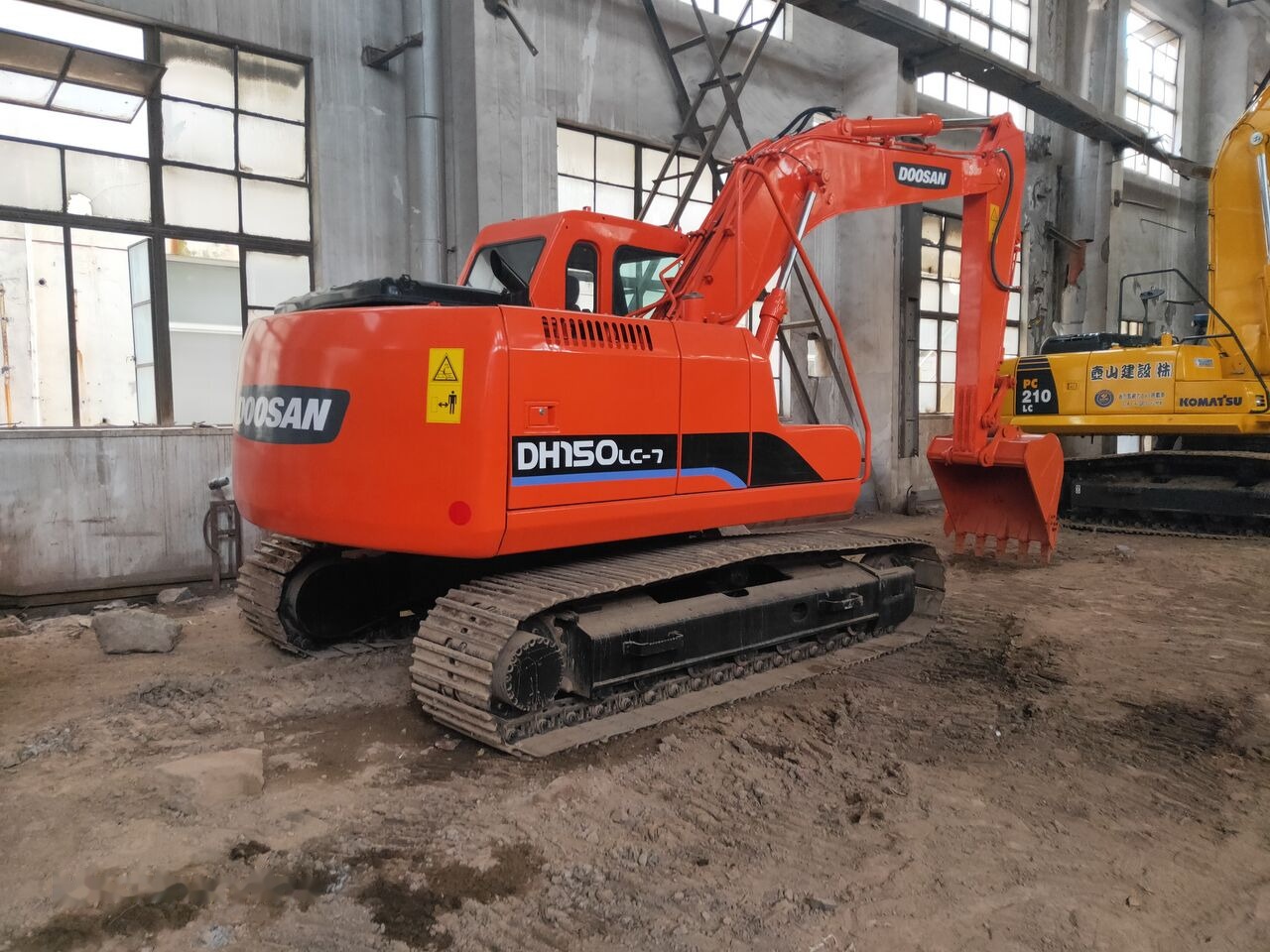 Doosan DH150LC-7 - 履带式挖掘机:图3 Doosan DH150LC-7 - 履带式挖掘机:图3