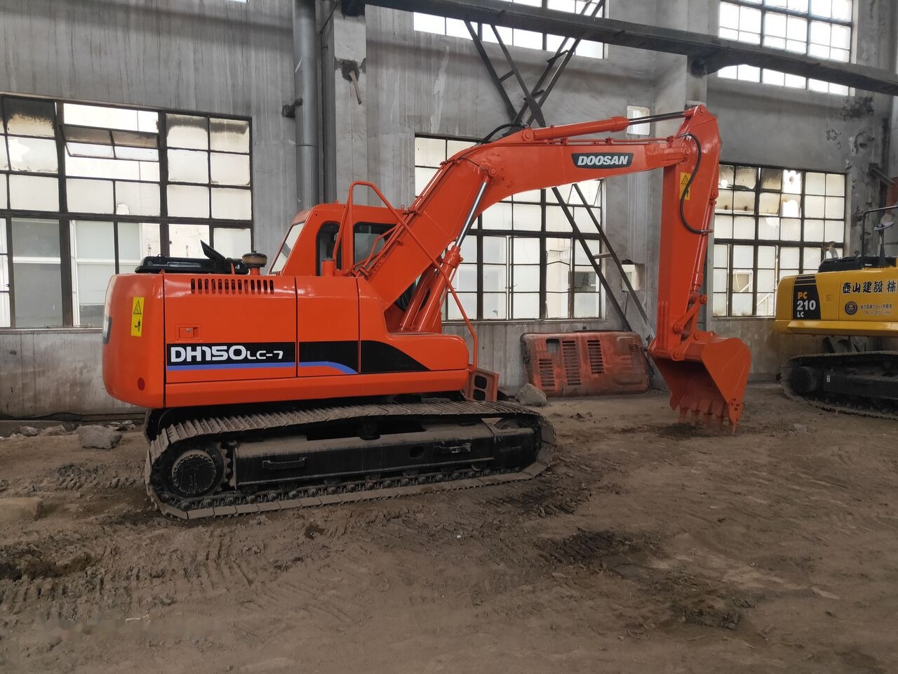 Doosan DH150LC-7 - 履带式挖掘机:图2 Doosan DH150LC-7 - 履带式挖掘机:图2