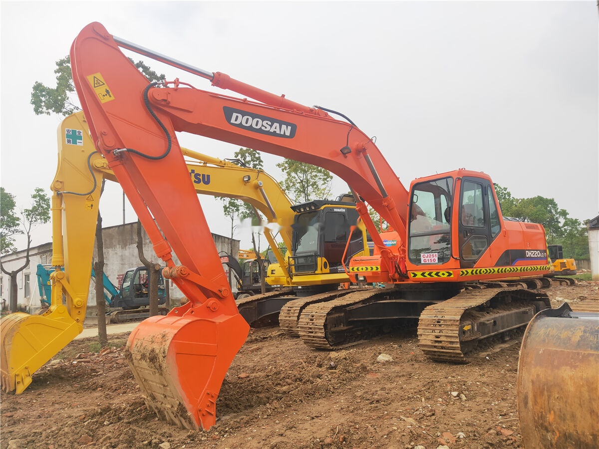 Doosan DH220LC-7 - 履带式挖掘机:图2 Doosan DH220LC-7 - 履带式挖掘机:图2