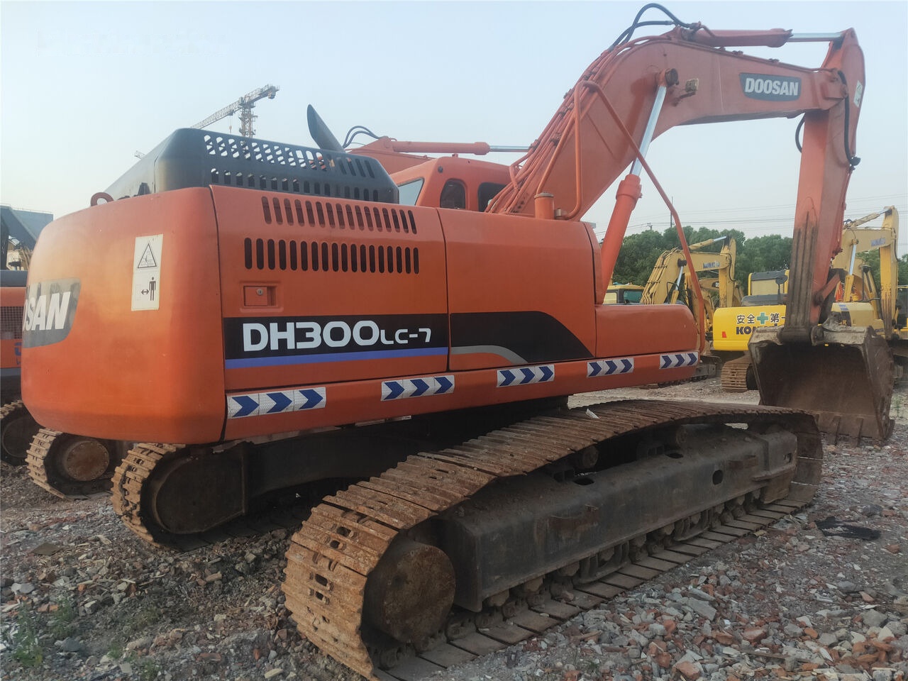 Doosan DH300LC-7 - 履带式挖掘机:图2 Doosan DH300LC-7 - 履带式挖掘机:图2