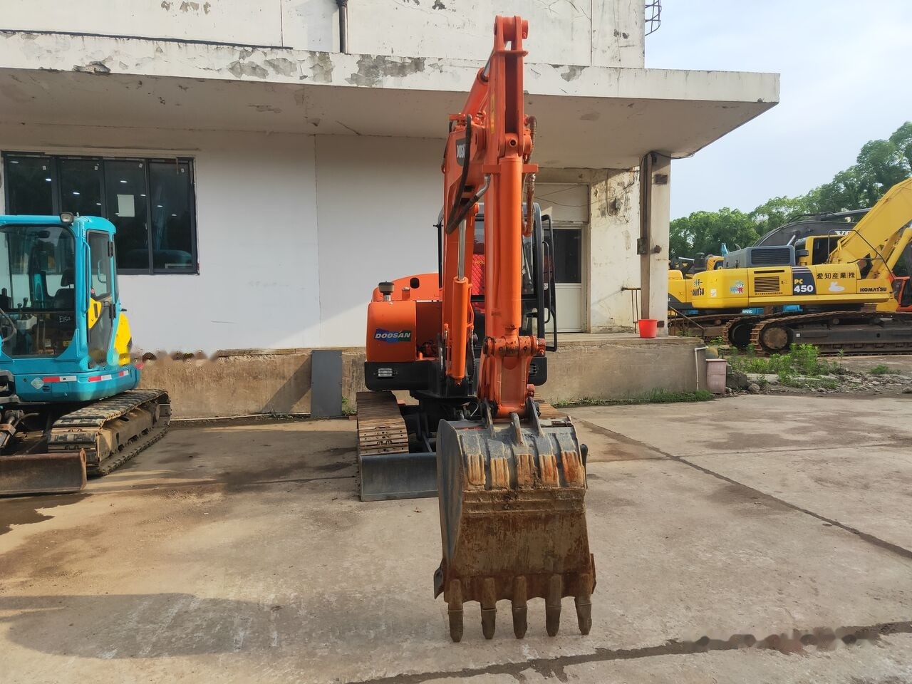 Doosan DH55 - 小型挖掘机:图1 Doosan DH55 - 小型挖掘机:图1