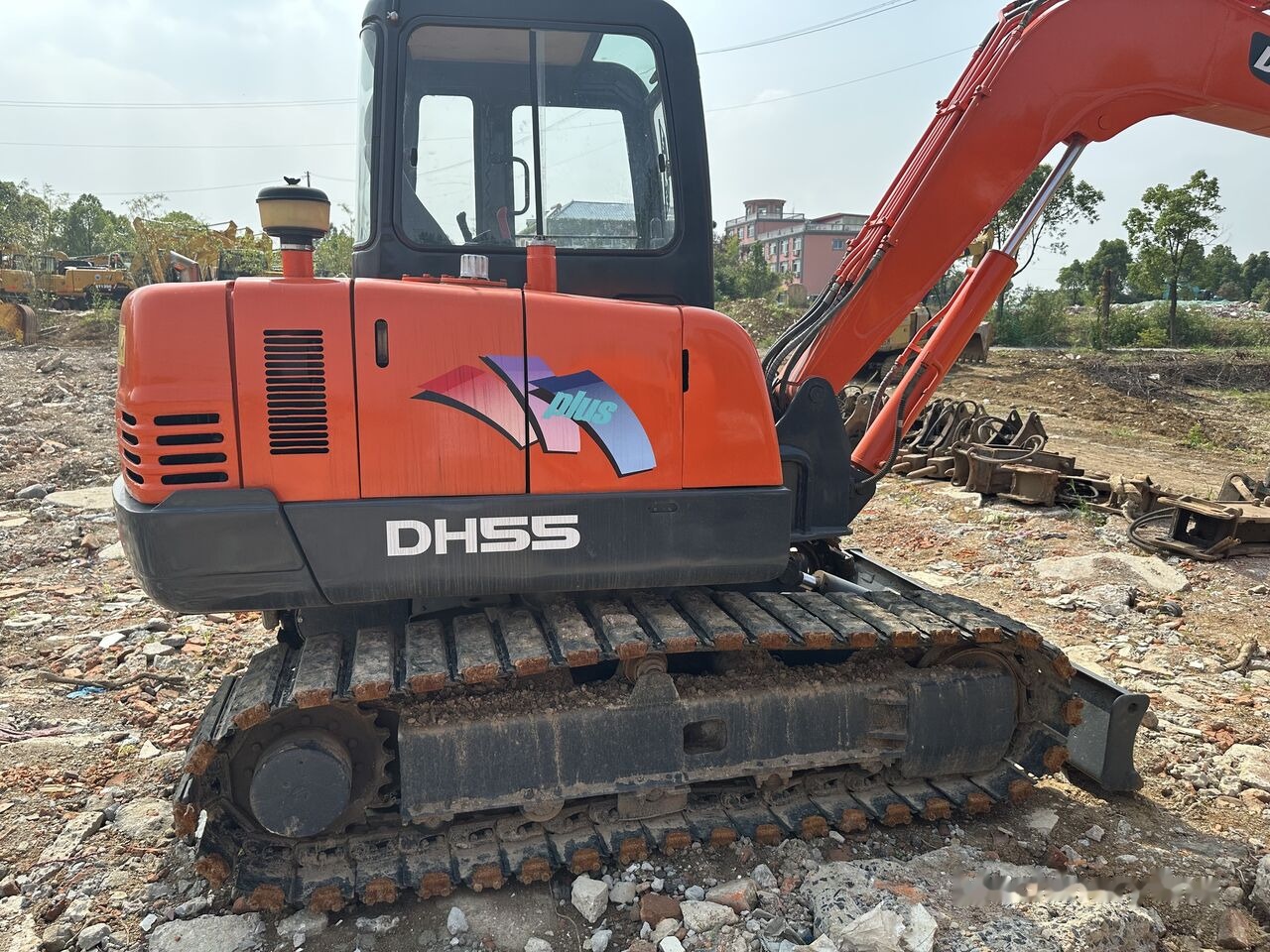 Doosan DH55 - 履带式挖掘机:图3 Doosan DH55 - 履带式挖掘机:图3