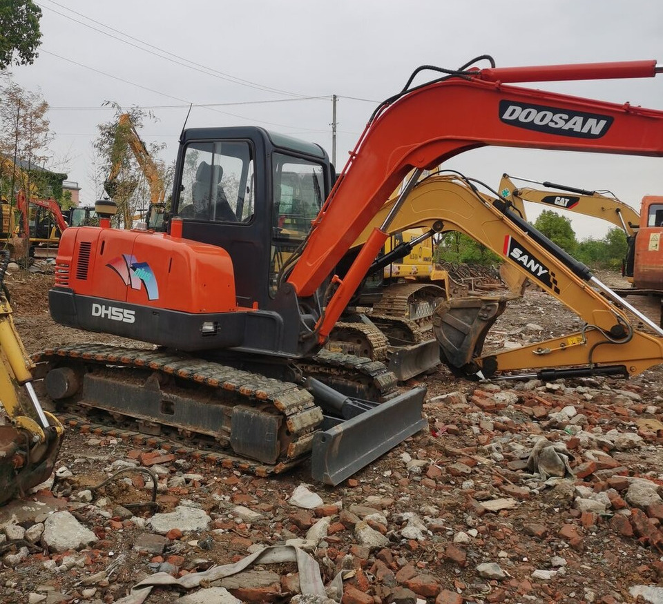 Doosan DH55 - 履带式挖掘机:图5 Doosan DH55 - 履带式挖掘机:图5