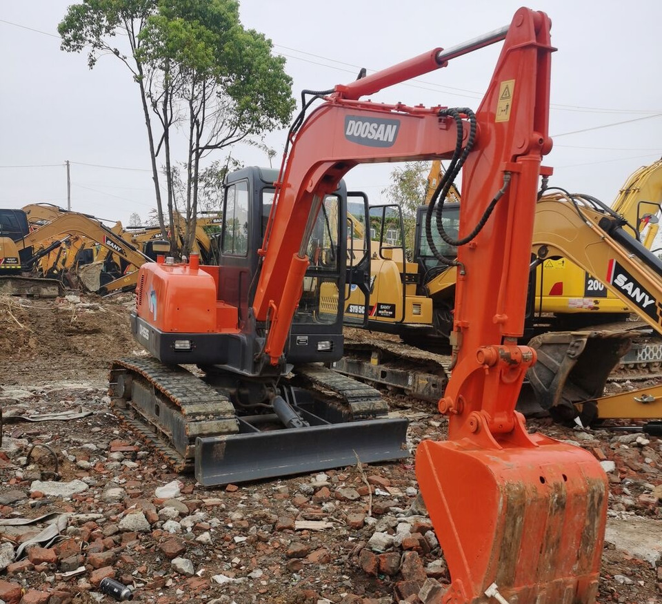 Doosan DH55 - 履带式挖掘机:图2 Doosan DH55 - 履带式挖掘机:图2