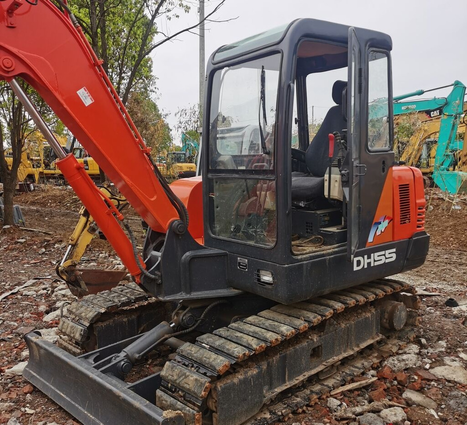 Doosan DH55 - 履带式挖掘机:图3 Doosan DH55 - 履带式挖掘机:图3
