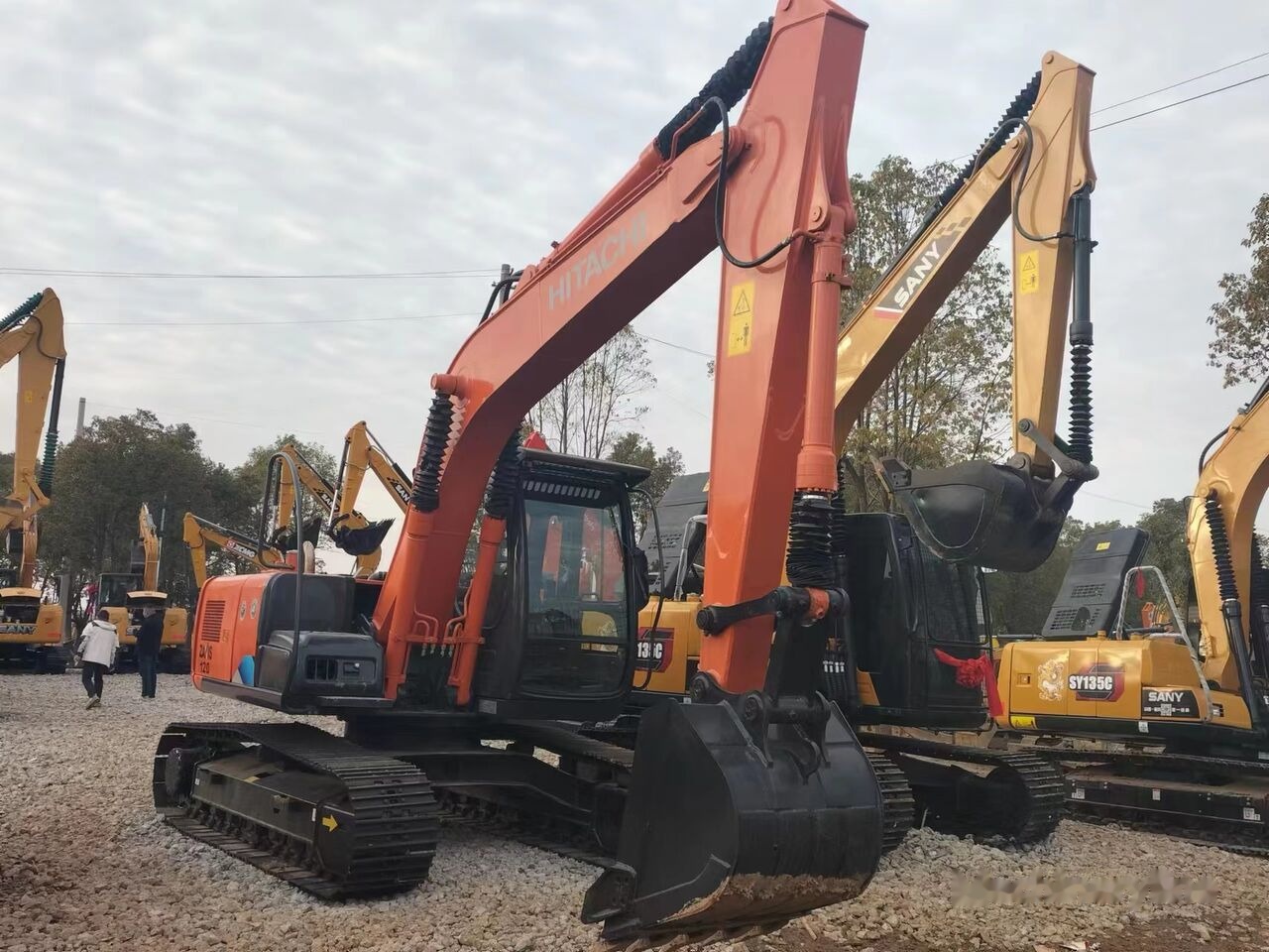 Hitachi ZX120 - 履带式挖掘机:图4 Hitachi ZX120 - 履带式挖掘机:图4