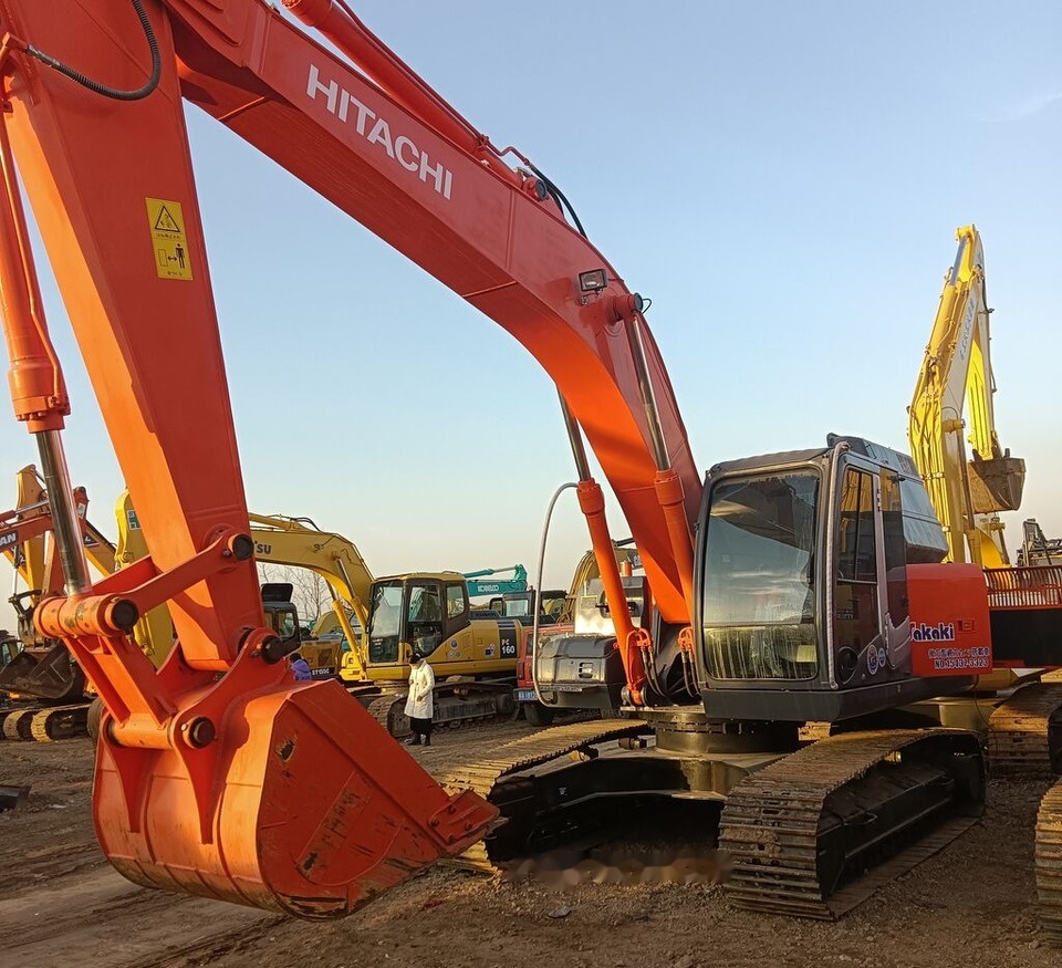 Hitachi ZX240 - 履带式挖掘机:图4 Hitachi ZX240 - 履带式挖掘机:图4