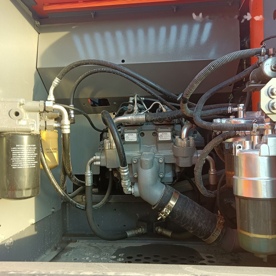 Hitachi ZX240 - 履带式挖掘机:图3 Hitachi ZX240 - 履带式挖掘机:图3