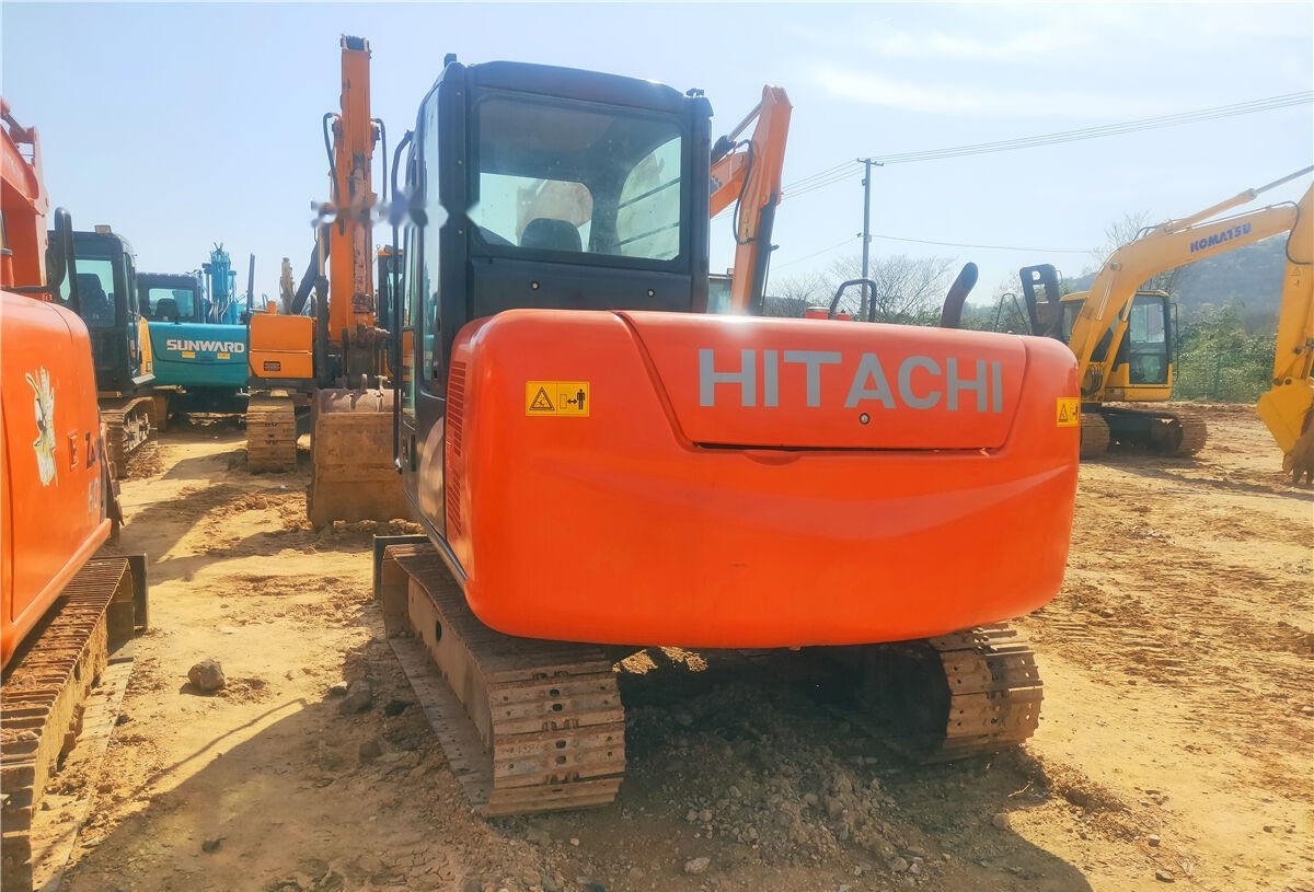 Hitachi ZX60 - 小型挖掘机:图3 Hitachi ZX60 - 小型挖掘机:图3