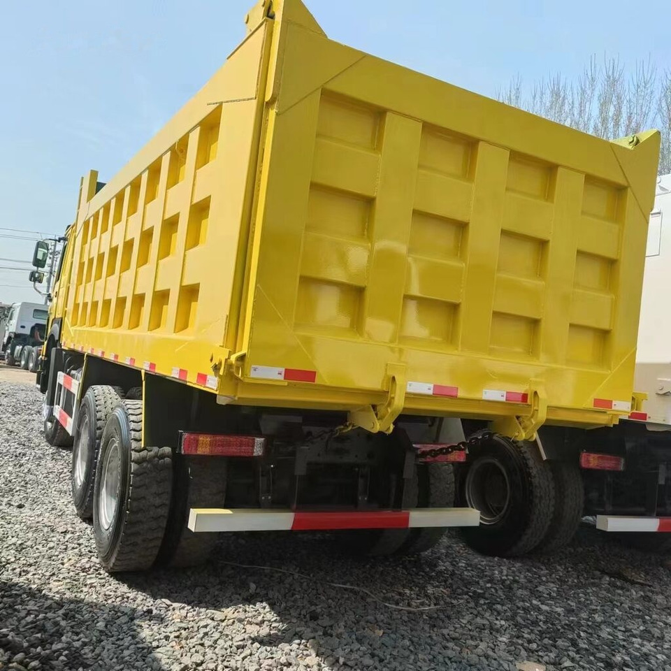 Howo 371 - 翻斗车:图1 Howo 371 - 翻斗车:图1