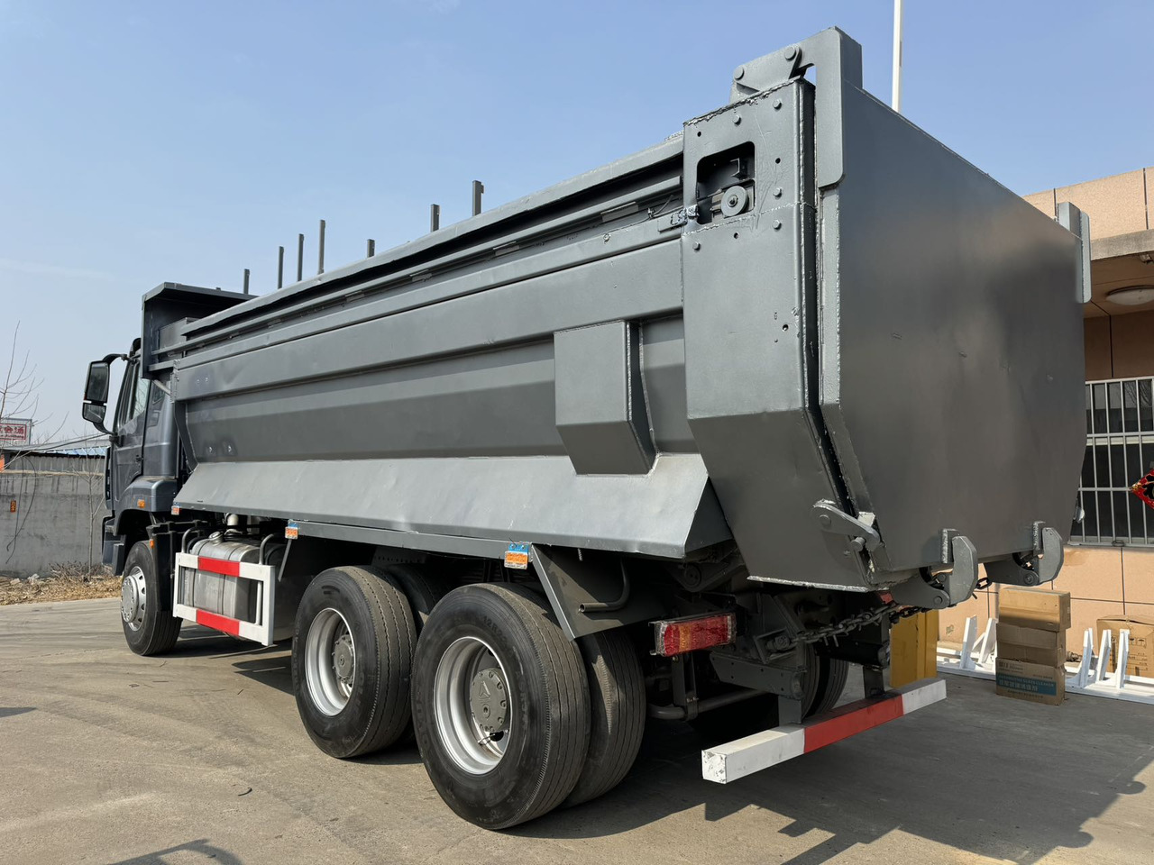 Howo HAOHAN DUMP TRUCK - 翻斗车:图4 Howo HAOHAN DUMP TRUCK - 翻斗车:图4