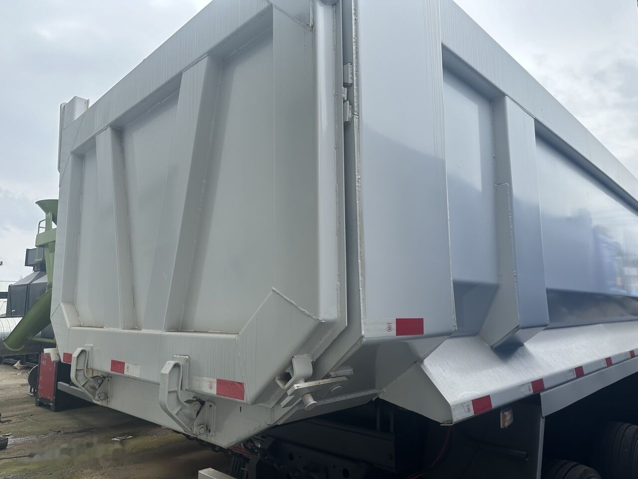 Howo - 翻斗车:图1 Howo - 翻斗车:图1