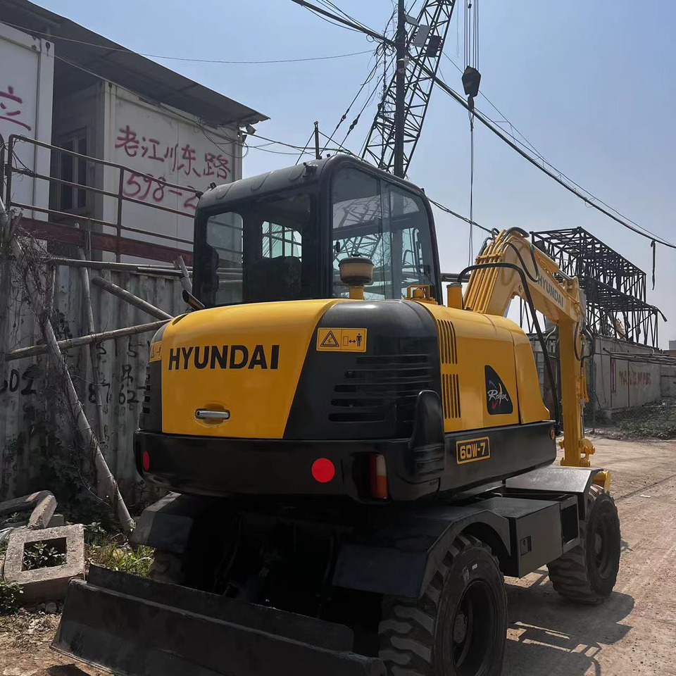 Hyundai R60W-7 - 轮式挖掘机:图4 Hyundai R60W-7 - 轮式挖掘机:图4