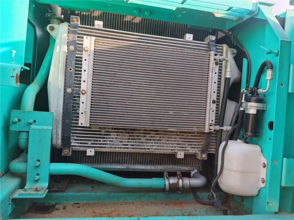 履带式挖掘机 Kobelco SK210LC:图7 履带式挖掘机 Kobelco SK210LC:图7