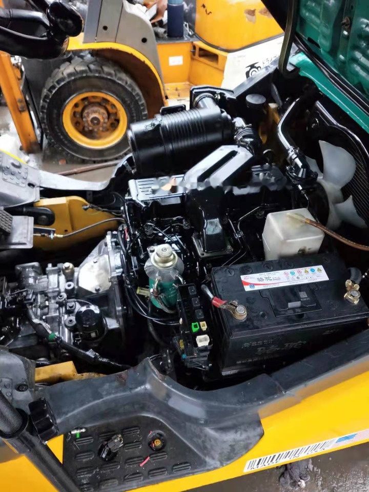 Komatsu FD30 - 柴油叉车:图4 Komatsu FD30 - 柴油叉车:图4