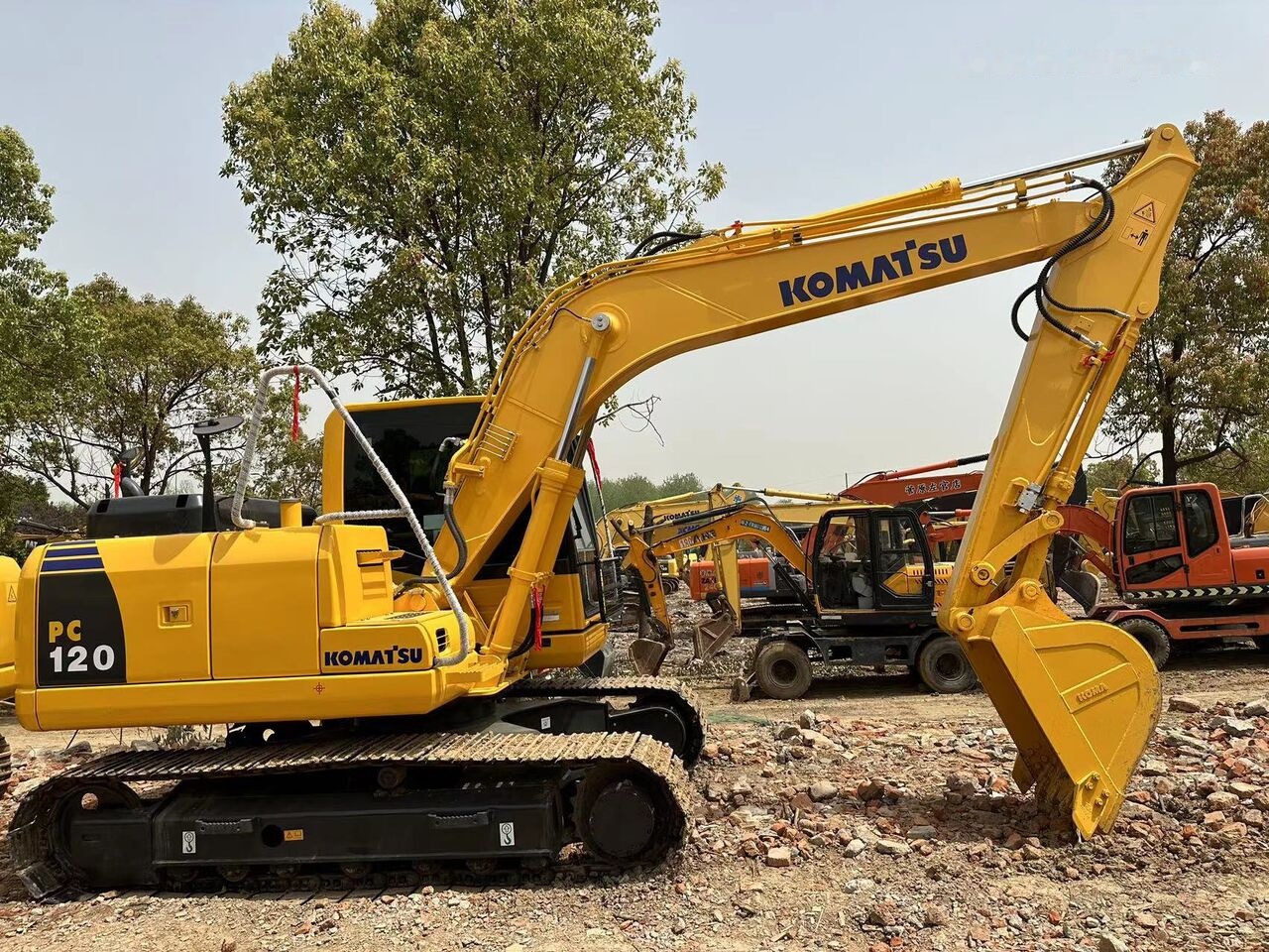 Komatsu PC120-8 - 履带式挖掘机:图4 Komatsu PC120-8 - 履带式挖掘机:图4
