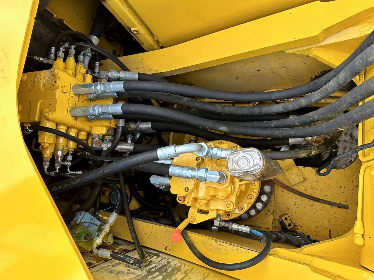 Komatsu PC160 - 履带式挖掘机:图1 Komatsu PC160 - 履带式挖掘机:图1