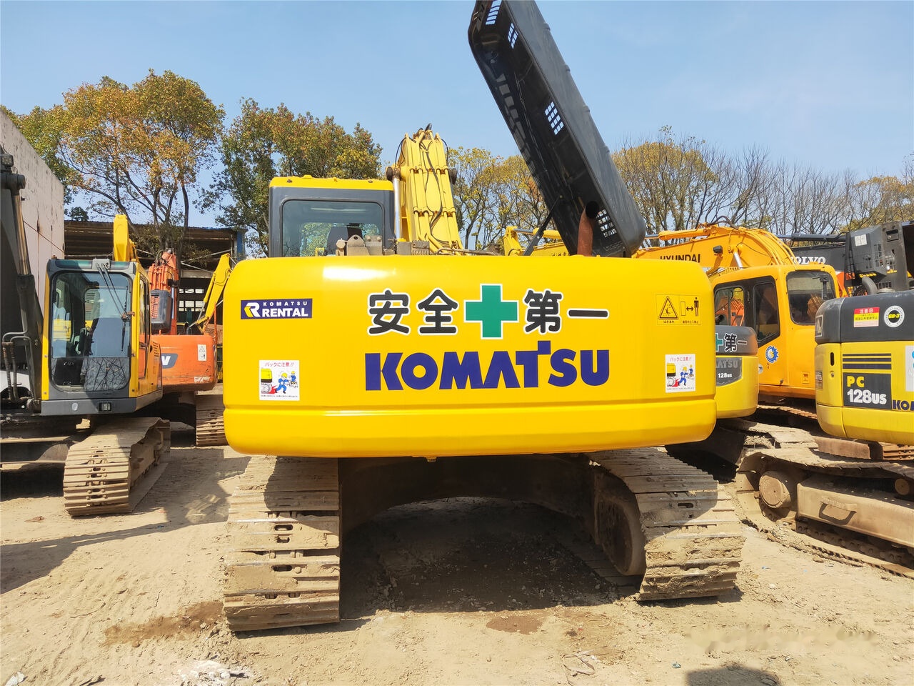 Komatsu PC200-7 - 履带式挖掘机:图4 Komatsu PC200-7 - 履带式挖掘机:图4