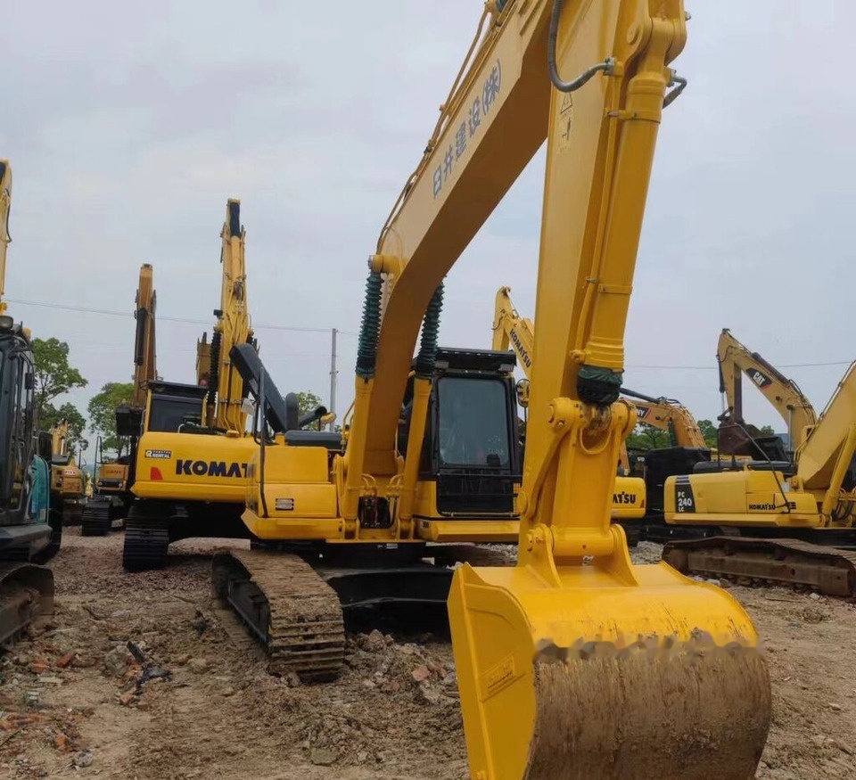Komatsu PC220-8 - 履带式挖掘机:图2 Komatsu PC220-8 - 履带式挖掘机:图2