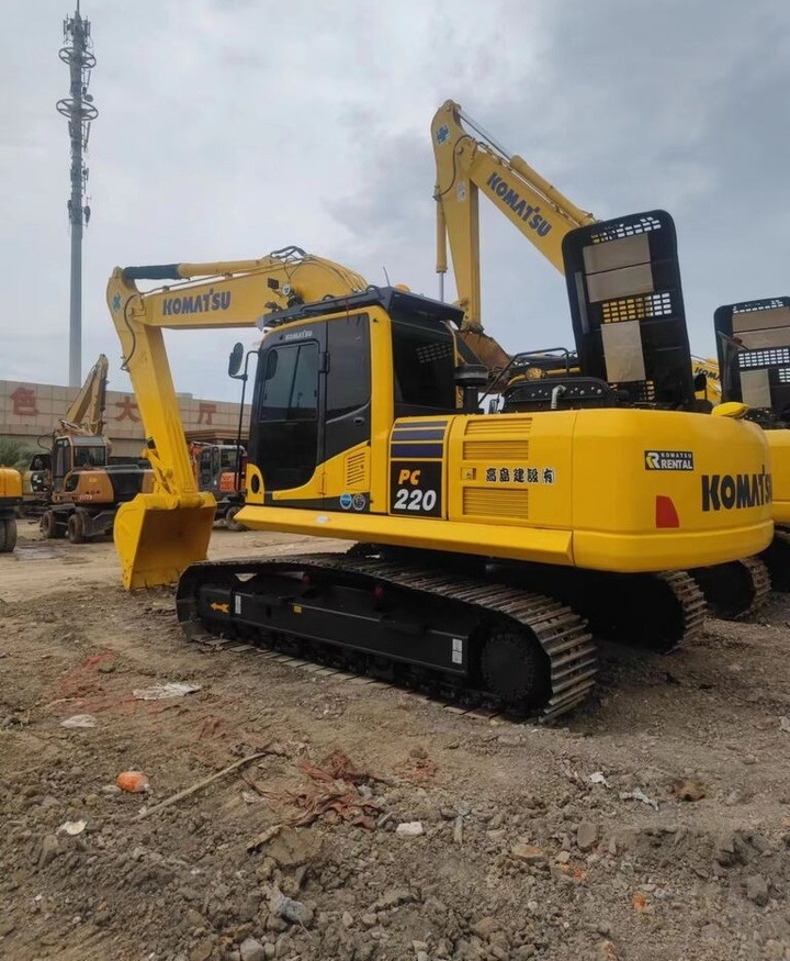 Komatsu PC220-8 - 履带式挖掘机:图2 Komatsu PC220-8 - 履带式挖掘机:图2