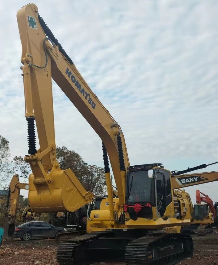 Komatsu PC220-8 - 履带式挖掘机:图1 Komatsu PC220-8 - 履带式挖掘机:图1