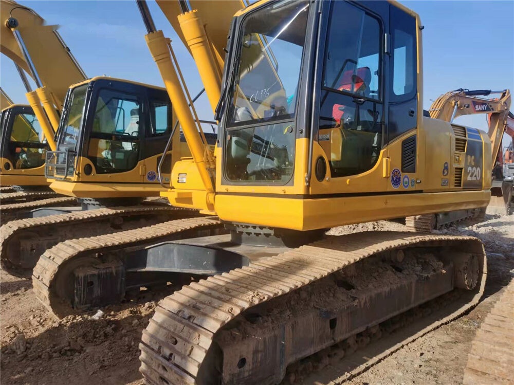 Komatsu PC220 - 履带式挖掘机:图3 Komatsu PC220 - 履带式挖掘机:图3
