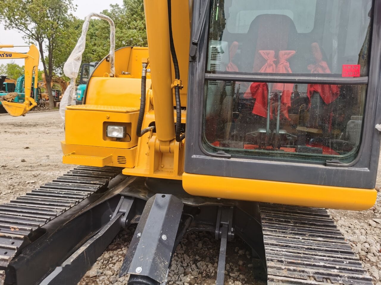 Komatsu PC70-8 - 履带式挖掘机:图1 Komatsu PC70-8 - 履带式挖掘机:图1