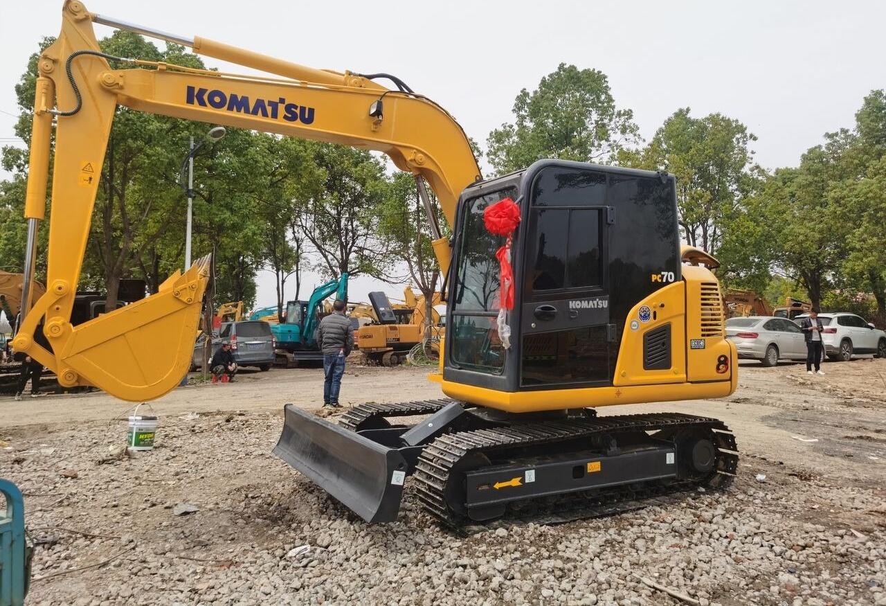 Komatsu PC70-8 - 履带式挖掘机:图3 Komatsu PC70-8 - 履带式挖掘机:图3