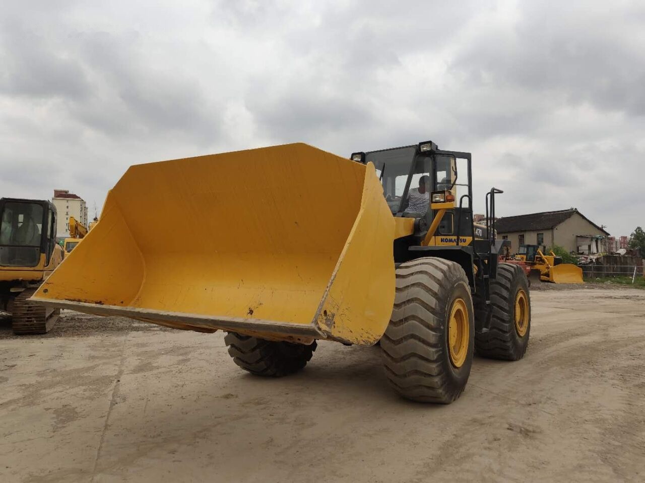 Komatsu WA470 - 轮式装载机:图1 Komatsu WA470 - 轮式装载机:图1