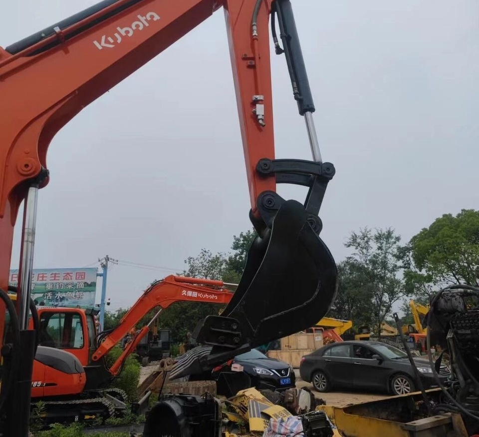 Kubota KX155 - 小型挖掘机:图2 Kubota KX155 - 小型挖掘机:图2