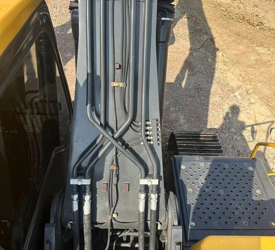 Volvo EC210 - 履带式挖掘机:图4 Volvo EC210 - 履带式挖掘机:图4