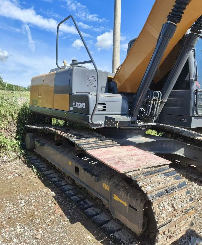XCMG XE215DA - 履带式挖掘机:图4 XCMG XE215DA - 履带式挖掘机:图4