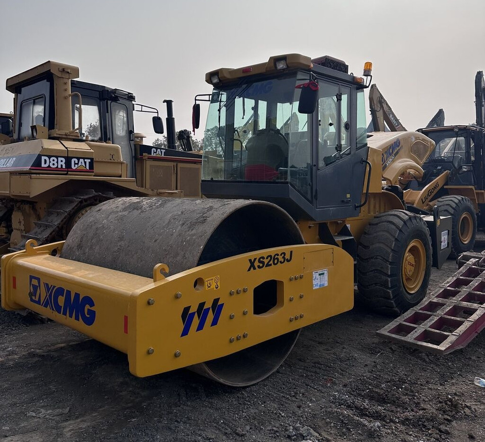 XCMG XS223J - 压实机:图4 XCMG XS223J - 压实机:图4