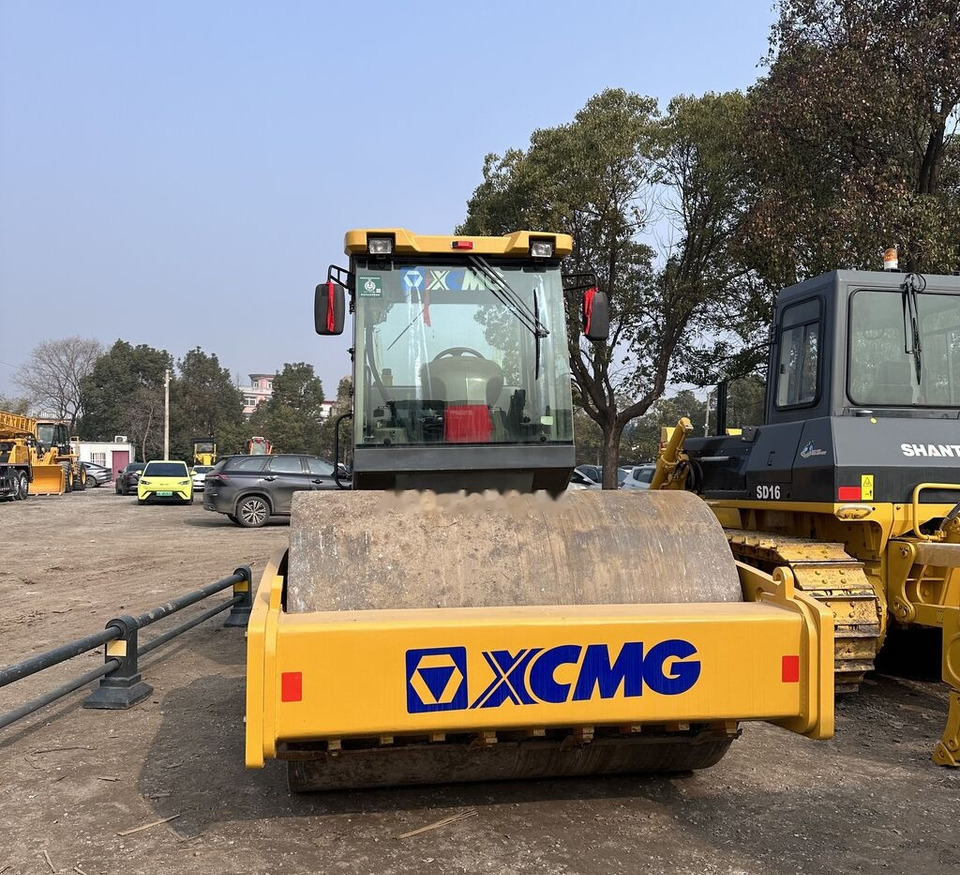 XCMG XS223J - 压实机:图3 XCMG XS223J - 压实机:图3